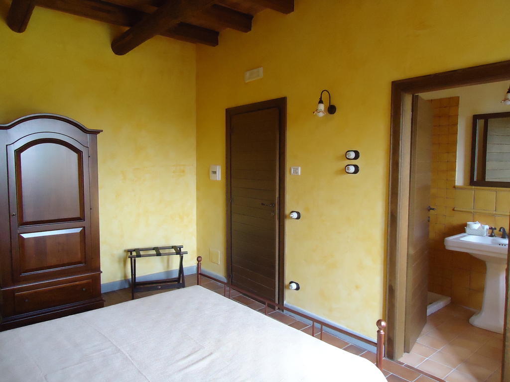 Agrituirsmo Masseria Campierti Falciano del Massico Pokoj fotografie